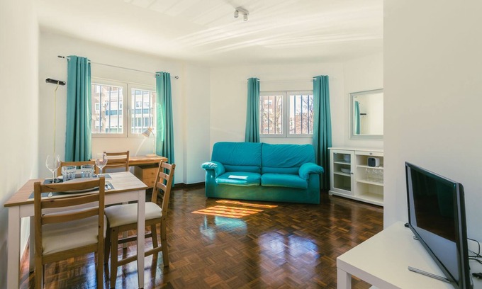 San Isidro Apartment | Madrid Rio Perfect location for exploring Madrid! Modern 1-bed flat sleeps 2.