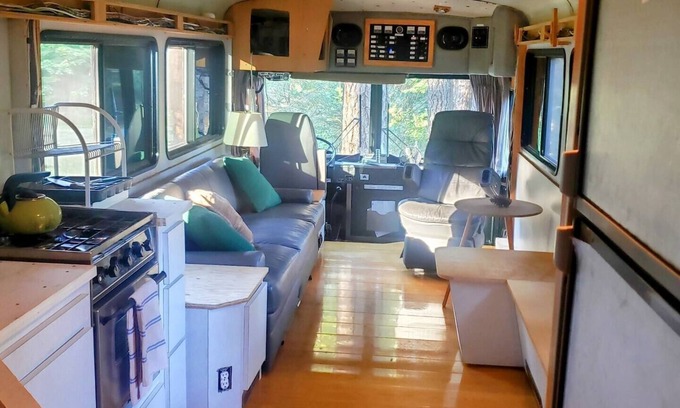 Douglas County House | Madrone Hideout, Madrone Hideout Chariot