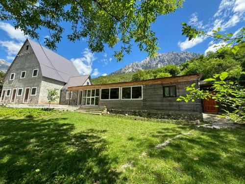 Shale House | Magic Space Petros Skafias