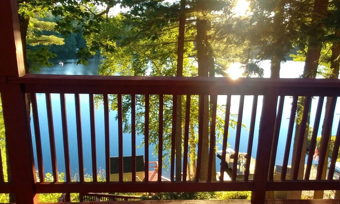 Winchester Cottage | Magical Lakefront Home in Forest Lake