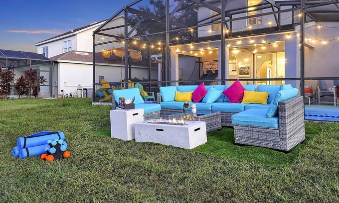 Trafalgar Village House | MagicalEverAfter Sleep17 Pvt Pool Game Rm LakeView