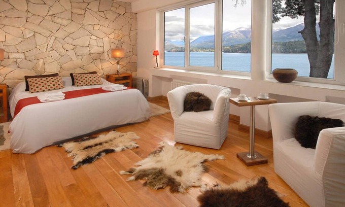 Peninsula San Pedro House | MAGNIFICENT 3-BEDR VILLA ON THE LAKE H47