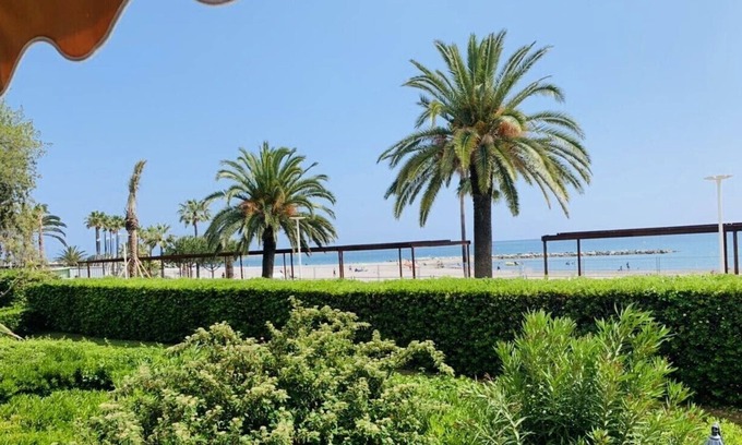 Saint-Laurent-du-Var Apartment | Magnificent 2/4-person beachfront apartment near CAP 3000