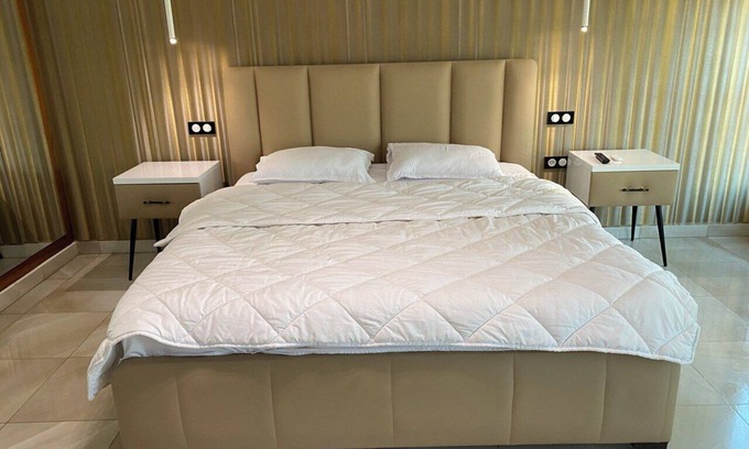 Hai Omaria Apartment | Magnificent 230m² apartment with a suite and sea view