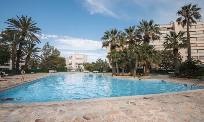 Antibes Apartment | Magnificent 3P 82m2 apartment, air conditioning, WIFI, exceptional sea view (pool, tennis).