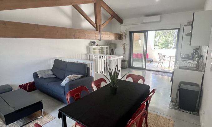 Lattes Apartment | Magnificent air-conditioned duplex, terrace, gym, 10 min from train station, airport and beaches.