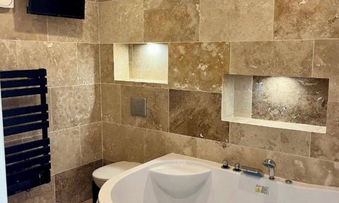 Livry-Gargan Apartment | Magnificent apartment with jacuzzi and private terrace just a few metres from the canal