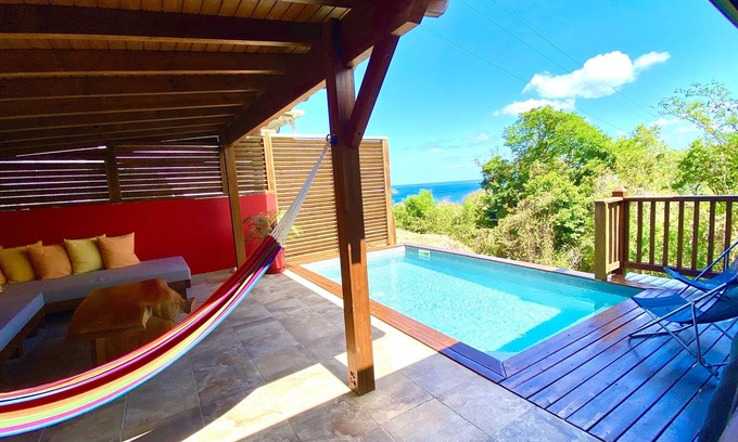 Malendure Villa | Magnificent bungalow for rent for 4 people, private pool and sea view.