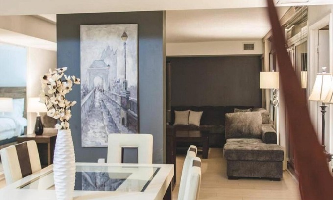 CityPlace Apartment | Magnificent Corner Suite 6