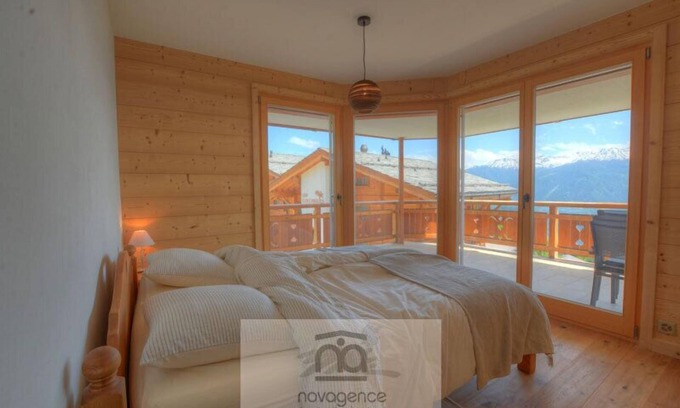 Anzere Apartment | Magnificent new flat, beautifully decorated.Located close to the village square in Anzère, it compri