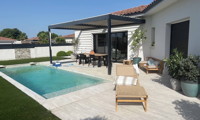 Millenaire House | Magnificent single-storey house 10 minutes from the beach
