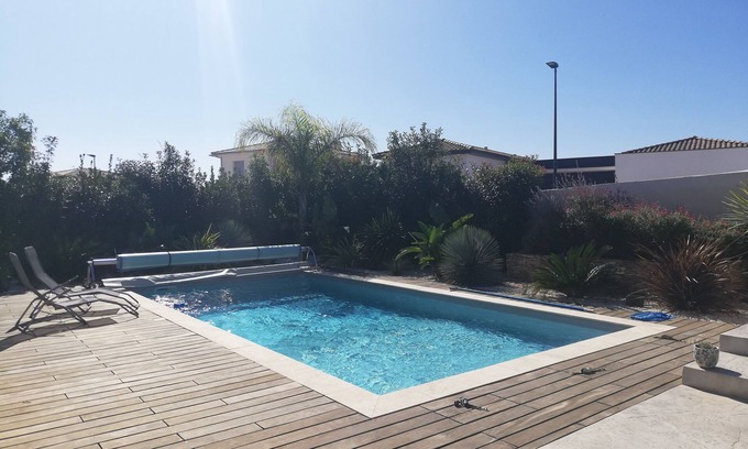 Caremeau Villa | Magnifique Villa Nîmoise Avec Piscine et Boulodrome