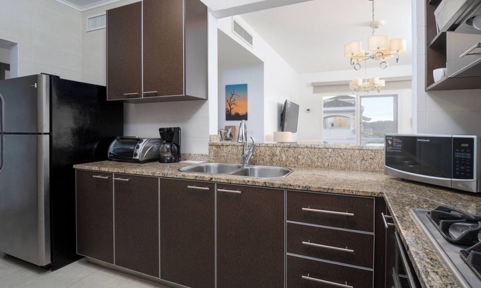 Rousseau Hotel | Mahogany Suites