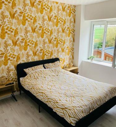 Broons Apartment | Maison 2 chambres avec jaccuzi de 2 à 4 pers