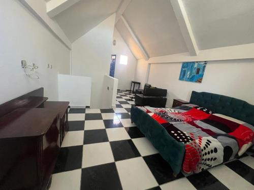 Asilah Beach House | Maison Anglaise sur 3 niveaux à deux pas de la plage