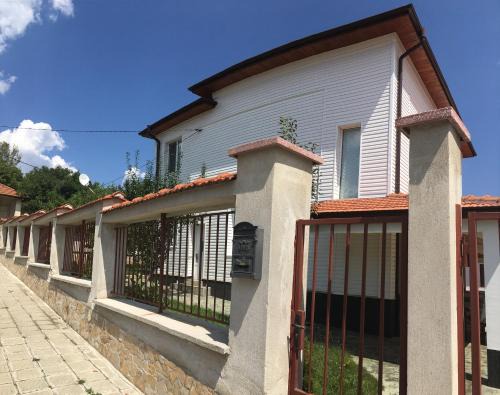 Dragoman House | Maison Blanche Guest Rooms