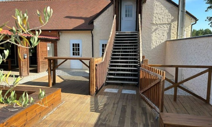 Yvre-le-Polin House | Maison D'hôtes 30 Couchages