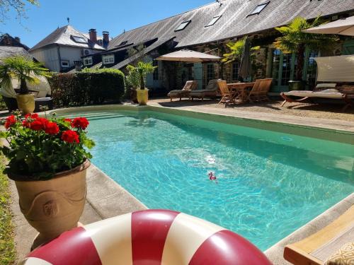 Le Lonzac Bed & Breakfast | Maison d'hôtes Les jardins Saint Eloi