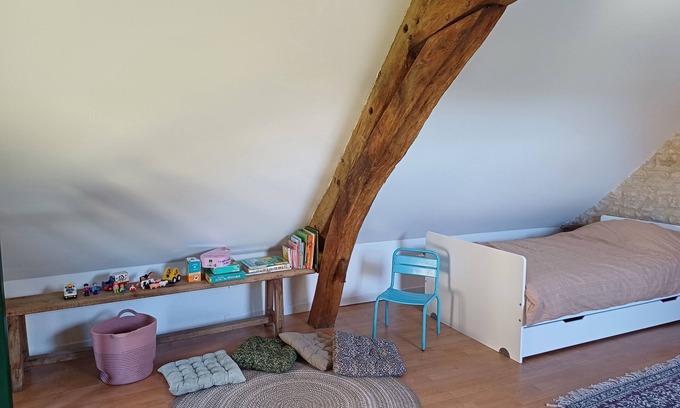 Champfleur Cottage | Maison de Campagne Rénovée au Cœur D'un Domaine, Aire de Jeux, lit Rond