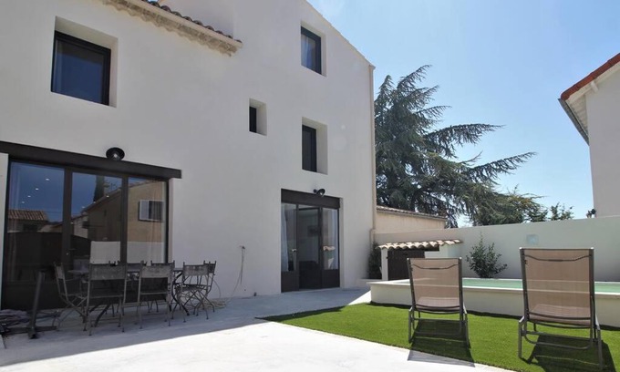 Rasteau House | Maison de village 150 M2 au calme climatisée, piscine