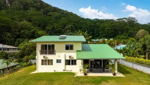 La Misere House | Maison Dora