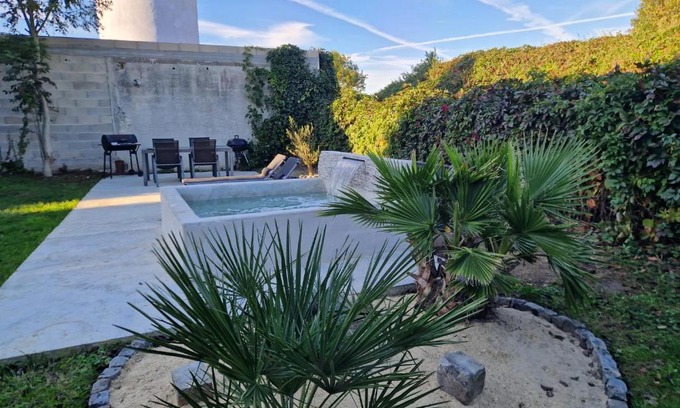 Mitry-Mory House | Maison du Château d'eau Proche Disney, Parc Astérix, CDG, Paris, Parc des exposition