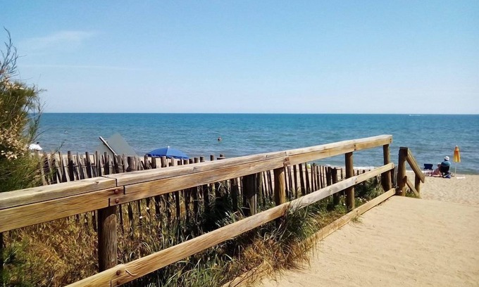 Villeneuve-les-Beziers Bed & Breakfast | Maison du Canal