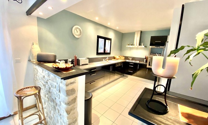 Saint-Maurice-d'Ibie House | Maison en Pierres De135m2 Pour 6p, 3ch, Piscine Privée Sécurisée, Jardin Clos