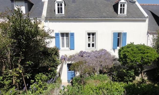 Sauzon House | Maison familiale typique à Sauzon avec jardin, proche du port - FR-1-418-11