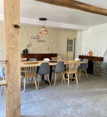 Damville House | Maison Fleurs de bobo