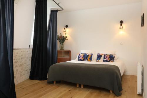 Senlis House | Maison l'Héritage by La Boîte en Plus