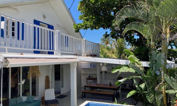 Petite-ÃŽle House | Maison Terre Sainte Bord de mer Avec Piscine