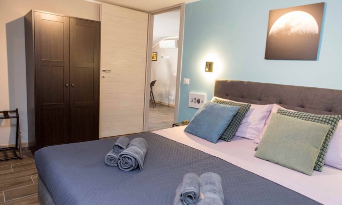 Aurelio Apartment | MaisonLuCe quiet and relax in the green of Villa Pamphili and 2 steps from the Vatican