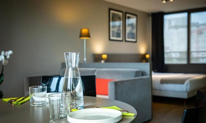 9th Arrondissement Hotel | Making The Best Memories Along The Way! Minutes to Tête d'Or Park! Pets Allowed!