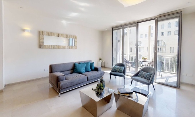 Jerusalem City Centre Apartment | ❤MAMILLA 2 bdrs w. view ❤ My BEST JLM Experience ❤