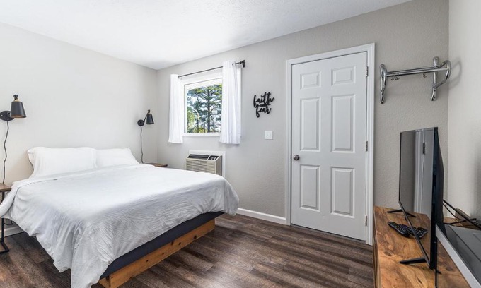 Branson West Hotel | Mandalay