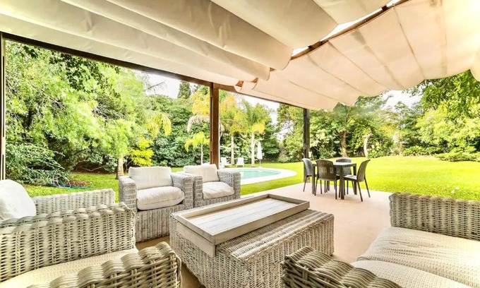 Punta del Este Villa | Mansión en Beverly Hills