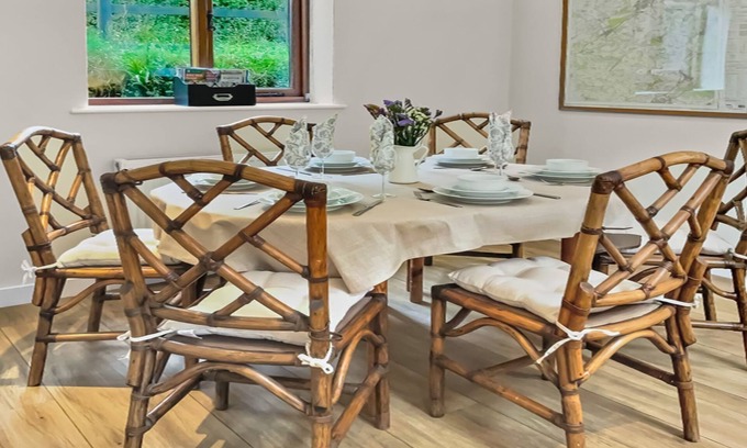 East Tisted Cottage | Maplescombe - a 3 bedroom cottage in Newton Valence near Alton