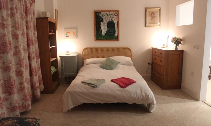 Corton Bed & Breakfast | Mapperton Hill Farm