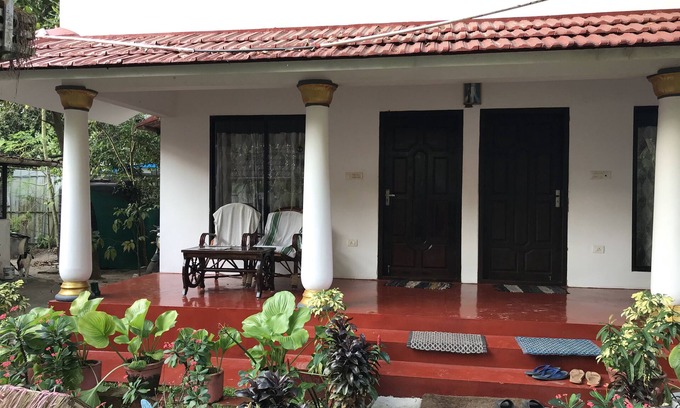 Mararikulam Bed & Breakfast | Marari John Villa: Serene Bliss by Sandy Beach & Gardens at Marari. π‘π