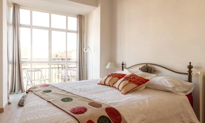 Las Acacias Apartment | Maravilloso Apartamento en Puerta de Toledo C/Gasómetro by Batuecas