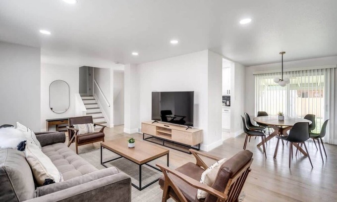 Northwest Arvada House | Marbella - Modern 4-BR Retreat Chef's Kitchen