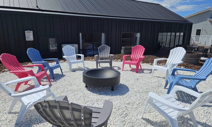 Nangkita House | Marbles Riverview House (Pet Friendly) Sleeps 10