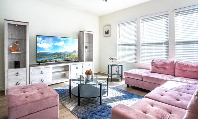 Highlands - Perkins House | Mardi Gras Magic Getaway in Baton Rouge - BC1019