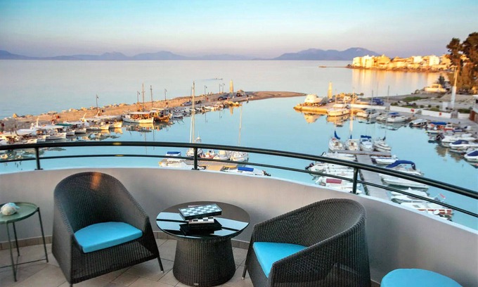 Kato Diminio Apartment | MARINA VIEW Luxury Sea Front Apartment