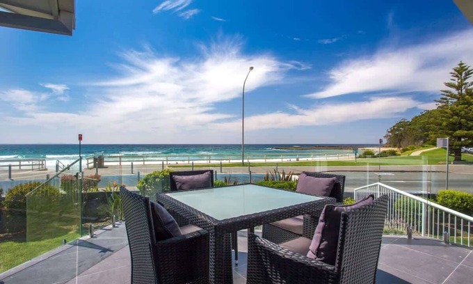 Mollymook Apartment | Mariners 2 Summary: L