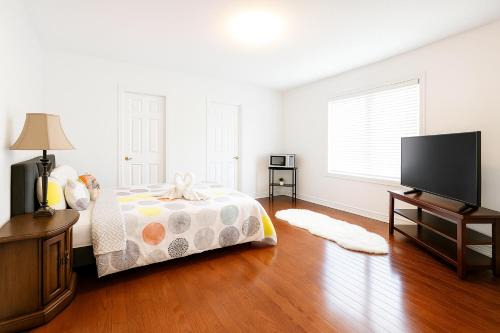 Markham House | Markham Luxurious Detached King Master BR