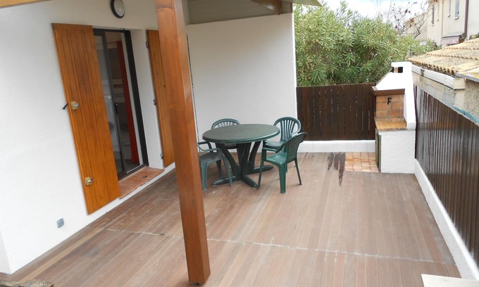 Marseillan Plage Apartment | Marseillan-plage F2 air-conditioned large terrace 5 pers near sea/shops