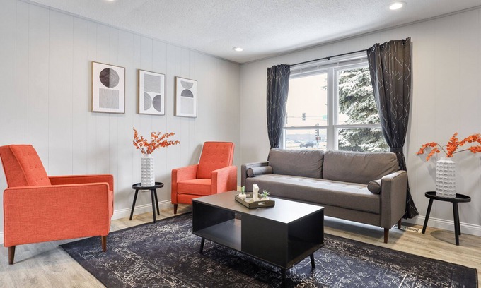 Mokena House | Marvel - 4BR’s, 2 BA & Game Room