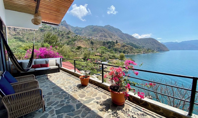 Santa Cruz La Laguna House | Marvelous brand new, lakefront 2-bedroom house with WiFi in Santa Cruz la Laguna